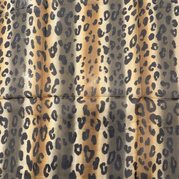 🎄$3 bundled Leopard Print Scarf, 21” x 21” - Picture 4 of 6
